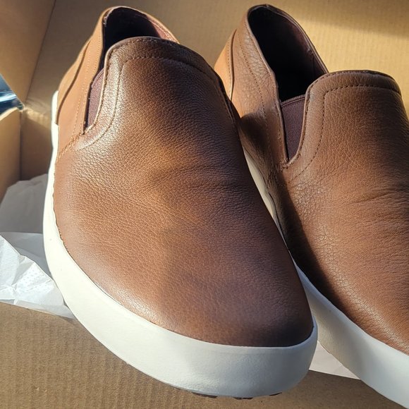 L L Bean Shoes - Picture 2 of 2